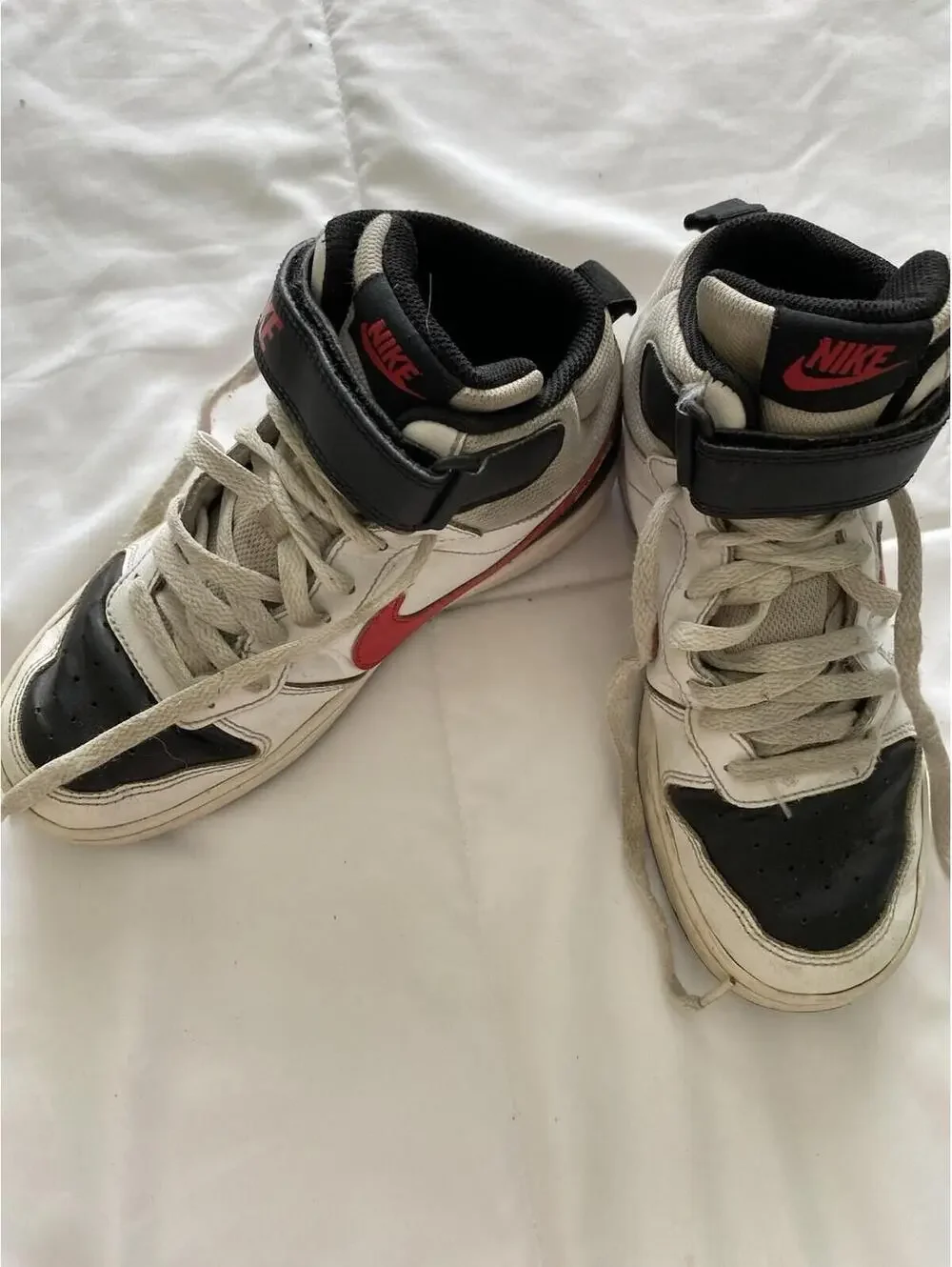 Nike Court Borough Mid Kids Mid Top Sneakers White/Black/Red/Gray Strap 4.5Y